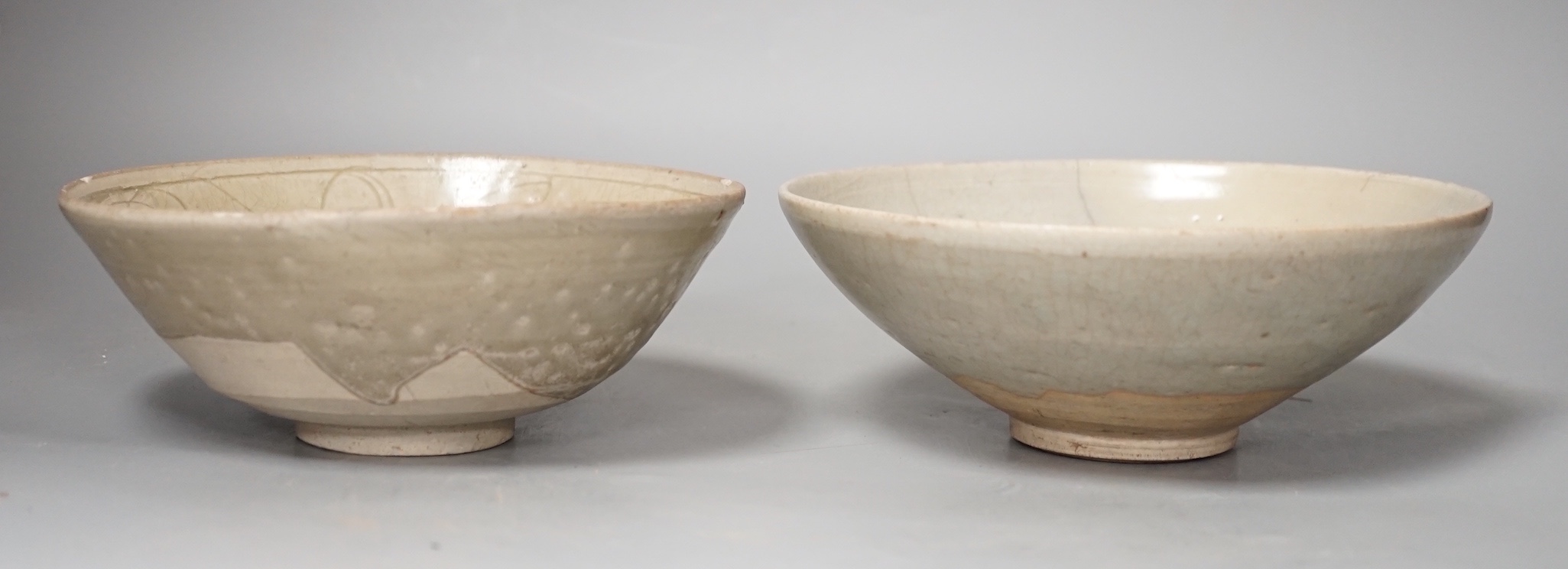 Two Chinese celadon bowls, Song Dynasty, largest 19cm
